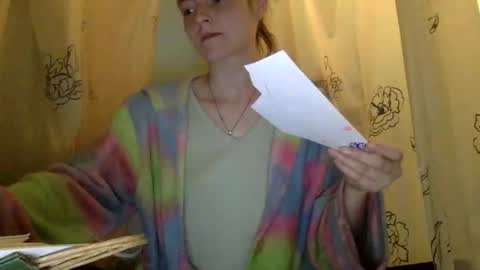 Luci Layne online show from 18, 4, 2026