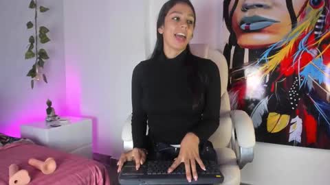 Luciana Ramirez  Sofia Collins online show from 4, 11, 2025