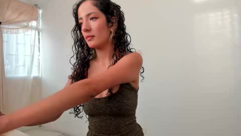Lucia online show from 4, 2, 2026
