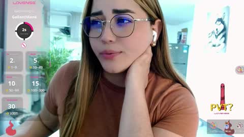 lucia star  online show from 26, 11, 2025