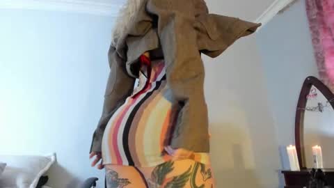 Snapshot of luciana_evaans chatting on 5, 2, 2026 Luciana Evans online show from 5, 2, 2026