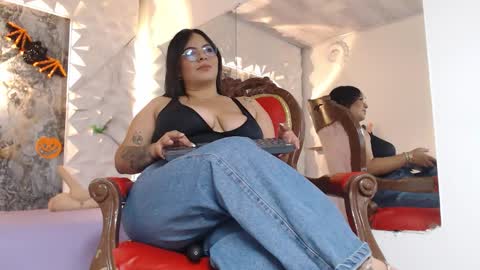 Snapshot of luciana_ramirez__ chatting on 22, 10, 2025 luciana_ramirez__ online show from 22, 10, 2025