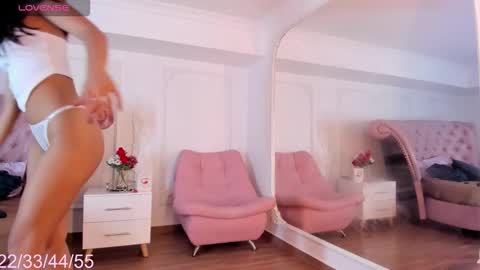 Snapshot of luciana_roa chatting on 23, 9, 2025 Luciana online show from 23, 9, 2025