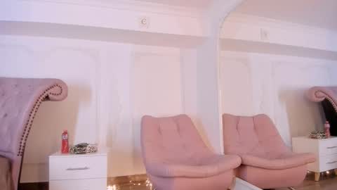 Snapshot of luciana_roa chatting on 21, 10, 2025 Luciana online show from 21, 10, 2025