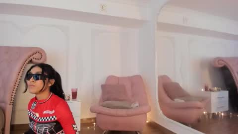 Snapshot of luciana_roa chatting on 24, 10, 2025 Luciana online show from 24, 10, 2025