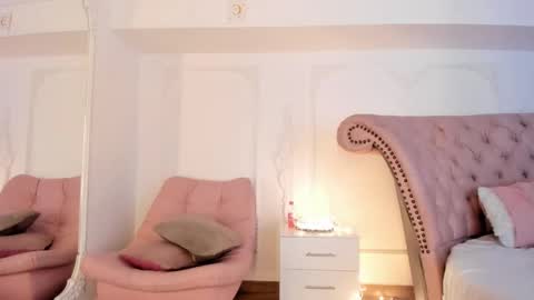 Snapshot of luciana_roa chatting on 13, 11, 2025 Luciana online show from 13, 11, 2025