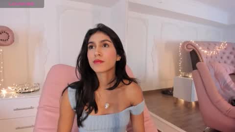 Snapshot of luciana_roa chatting on 27, 11, 2025 Luciana online show from 27, 11, 2025