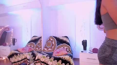 Snapshot of luciana_roa chatting on 3, 12, 2025 Luciana online show from 3, 12, 2025