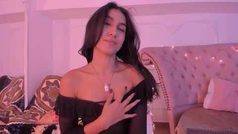 Snapshot of luciana_roa chatting on 5, 12, 2025 Luciana online show from 5, 12, 2025