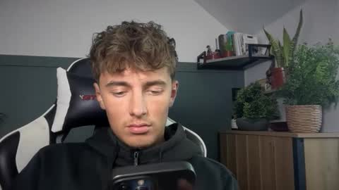 Snapshot of luciancrowe chatting on 21, 9, 2025 Lucian online show from 21, 9, 2025