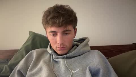 Snapshot of luciancrowe chatting on 15, 10, 2025 Lucian online show from 15, 10, 2025