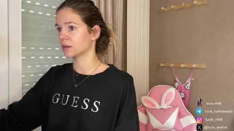 Snapshot of lucie_hot chatting on 11, 9, 2025 Lucie hot follow me on online show from 11, 9, 2025