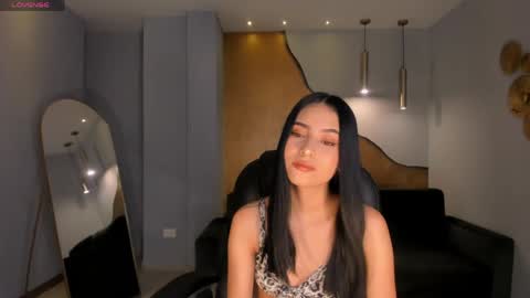 Lucie Martin online show from 4, 5, 2026