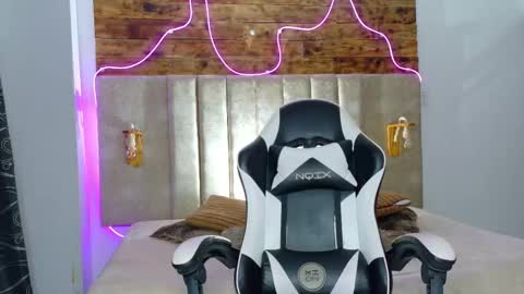 Snapshot of luck_parker chatting on 19, 9, 2025 maye online show from 19, 9, 2025