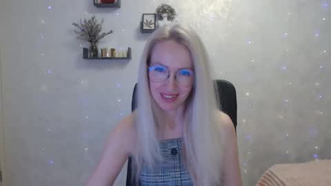 Snapshot of luckcristal chatting on 30, 3, 2026 Arina online show from 30, 3, 2026
