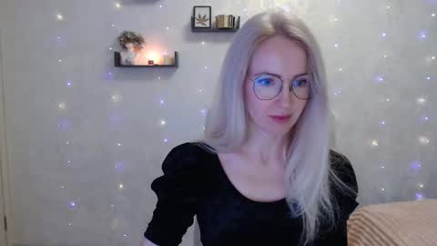 Snapshot of luckcristal chatting on 7, 4, 2026 Arina online show from 7, 4, 2026