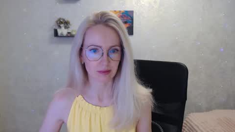 Snapshot of luckcristal chatting on 21, 5, 2026 Arina online show from 21, 5, 2026