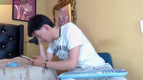 Snapshot of luckk_ chatting on 4, 4, 2026 luckk_ online show from 4, 4, 2026
