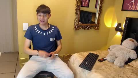Snapshot of luckk_ chatting on 28, 4, 2026 luckk_ online show from 28, 4, 2026