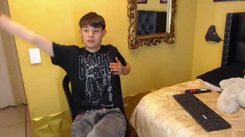Snapshot of luckk_ chatting on 30, 4, 2026 luckk_ online show from 30, 4, 2026