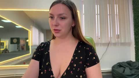 lucky_foryou_baby online show from 23, 4, 2026