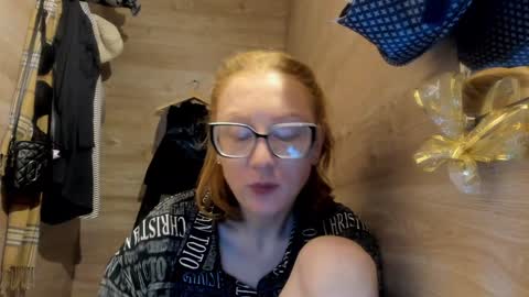 lucky_licky20 online show from 3, 1, 2025