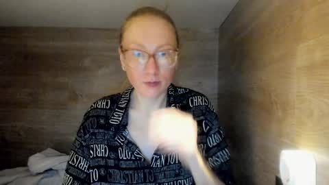 lucky_licky20 online show from 16, 1, 2025