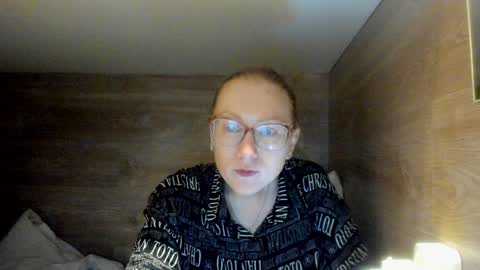 lucky_licky20 online show from 20, 1, 2025