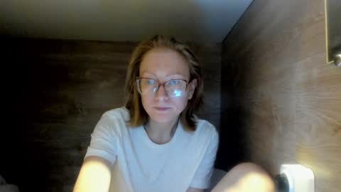 lucky_licky20 online show from 30, 1, 2025