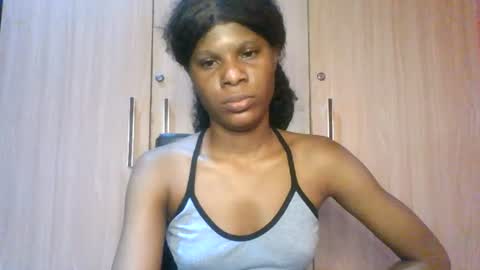 Snapshot of luckymadequeen chatting on 7, 8, 2026 Gloria online show from 7, 8, 2026