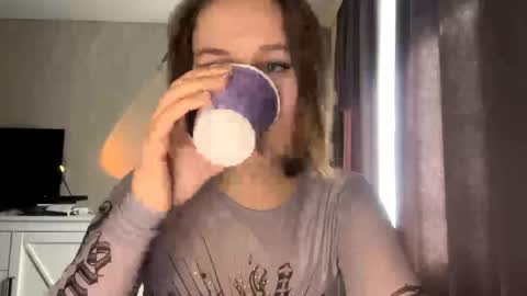 Stacy online show from 25, 4, 2026