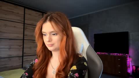 EmmaEmbers online show from 8, 4, 2026