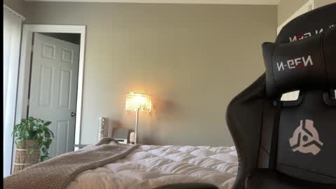 Lucy online show from 6, 4, 2026