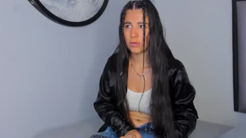   online show from 28, 10, 2025