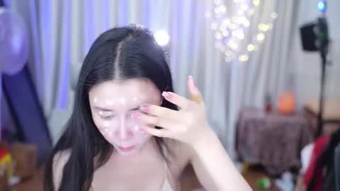 Snapshot of lucy__bb chatting on 23, 12, 2025 Lucy online show from 23, 12, 2025