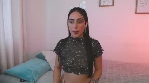Snapshot of lucy_be chatting on 21, 10, 2025 Lucia online show from 21, 10, 2025