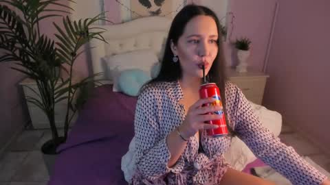 Laura online show from 8, 2, 2025