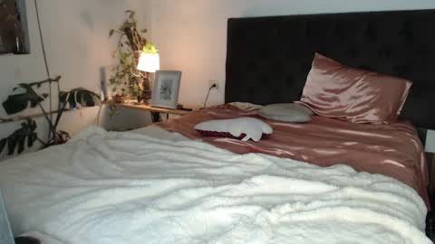 Snapshot of lucy_sweetgirl19 chatting on 8, 1, 2025 luciana online show from 8, 1, 2025