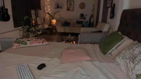 Snapshot of lucy_sweetgirl19 chatting on 27, 9, 2025 luciana online show from 27, 9, 2025