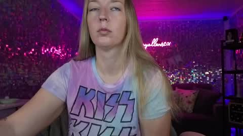 lucyallen4201 online show from 23, 4, 2026