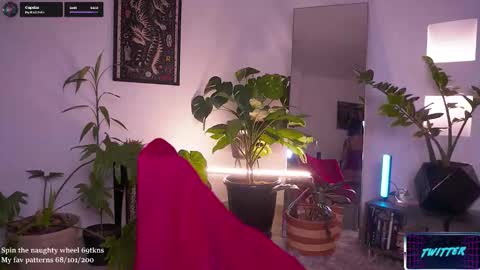 Lucy Alien  online show from 30, 9, 2025