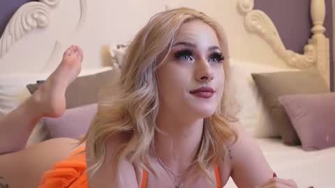 Lucy Lexton online show from 17, 2, 2025