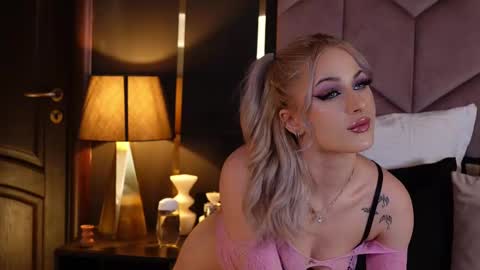 Lucy Lexton online show from 10, 3, 2025