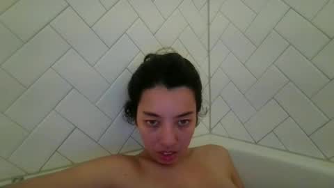 lucylitt25 online show from 19, 6, 2026
