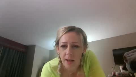 Lucy Loves Lookers online show from 15, 1, 2025