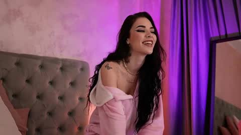 LucyWillow online show from 29, 4, 2026