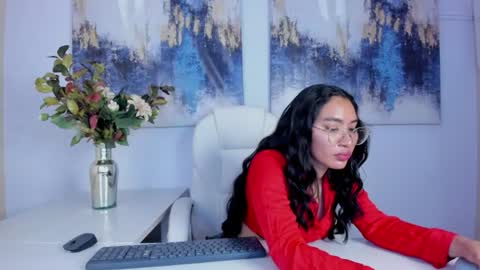 Lucy Liiu online show from 6, 8, 2026