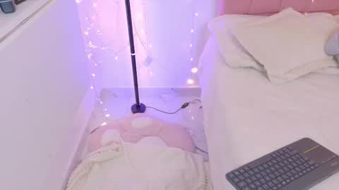 LUCYY FROM HOME  online show from 8, 2, 2026