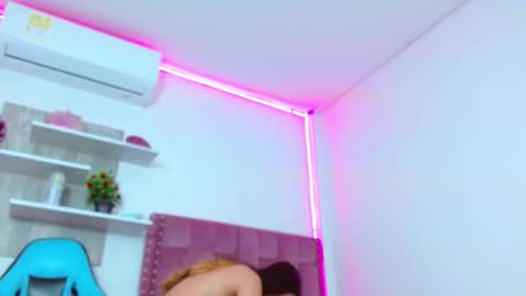 Snapshot of lucyy_start chatting on 22, 1, 2025 LUCY online show from 22, 1, 2025