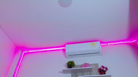 Snapshot of lucyy_start chatting on 28, 2, 2025 LUCY online show from 28, 2, 2025